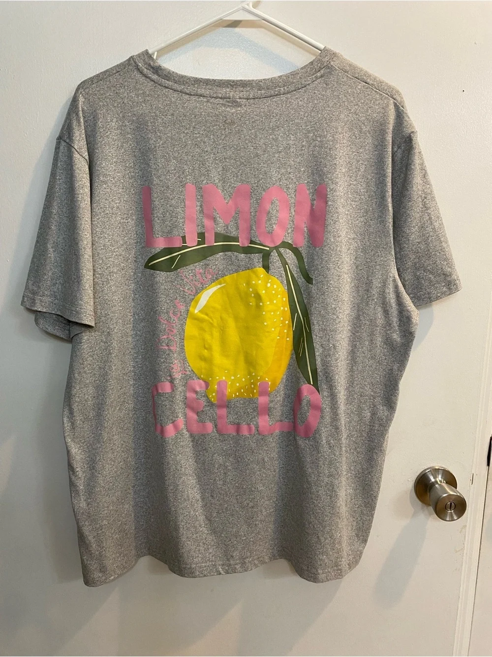 Gray Crewneck T-Shirt with Graphic, reads Limicello La Dolce Vita, size 2X